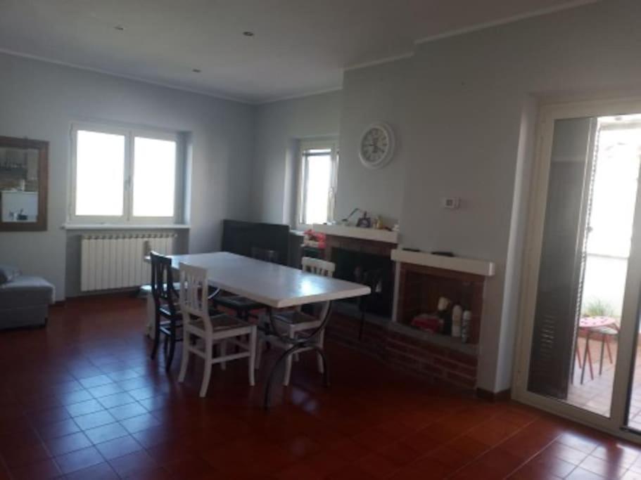 Appartamento Luminosissimo Con Vista Panoramica Marina di Cerveteri ภายนอก รูปภาพ